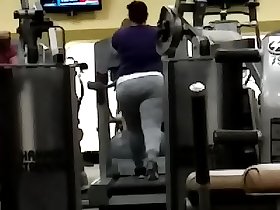 BBW Latina callisthenics